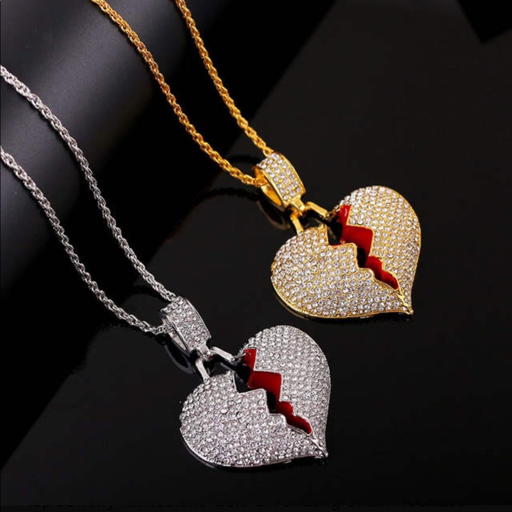 Crystal 💔 Heart 22” Long Necklace New - Picture 2 of 3